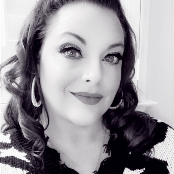 Meet your Posher, Stacey - Picture 2 of 2